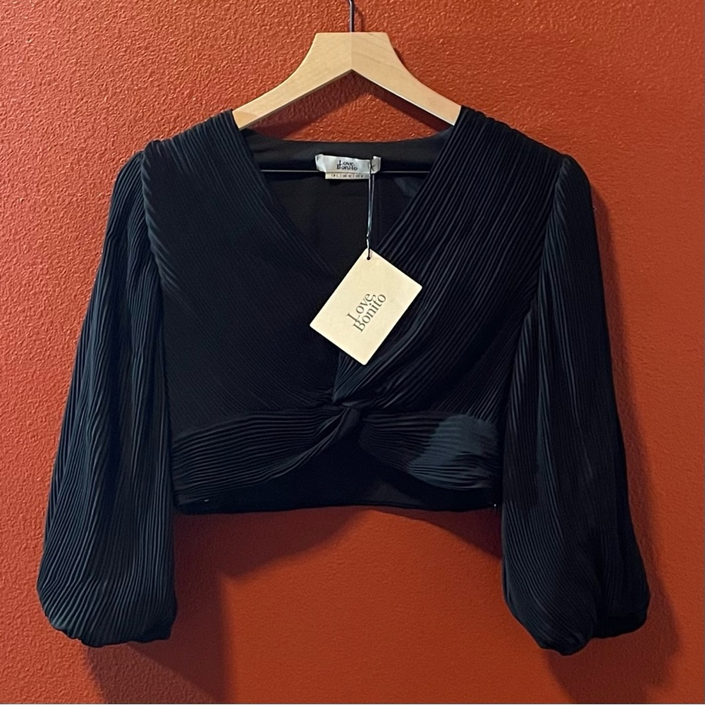 Love Bonito Women’s NWT Sunna Micro Pleated Black Front Knot‎ Cropped Y2K Top